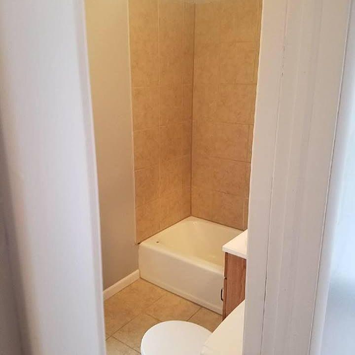2nd image of 5422 N 42nd St