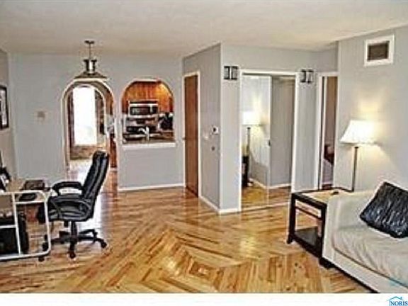 5th image of 422 Forest Dr
