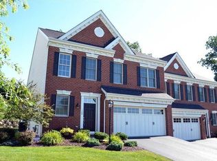104 Village Ct, Sewickley, PA