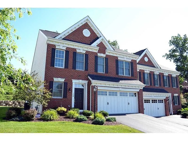 104 Village Ct photo 1