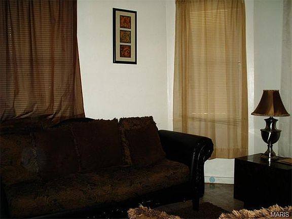 3rd image of 2318 Shirley Ave