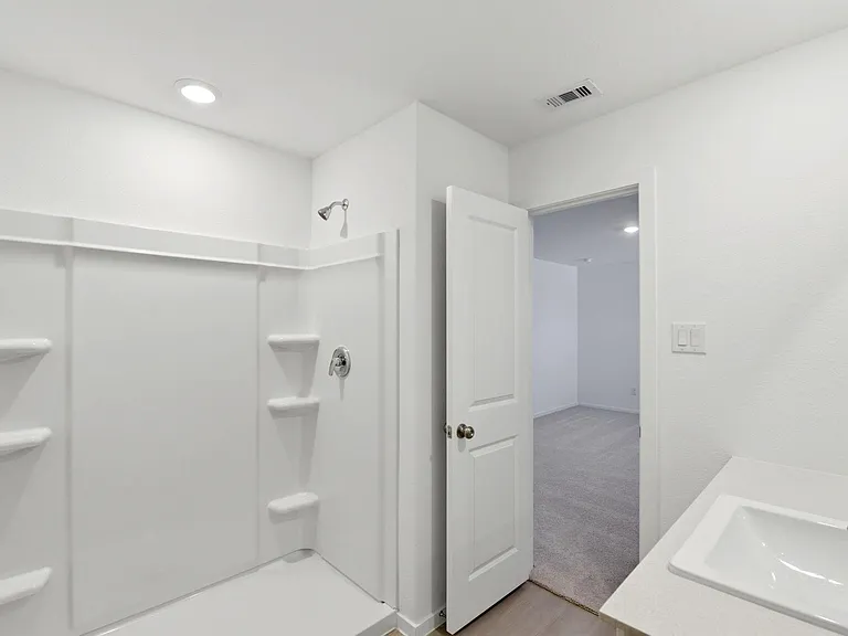 629 Craven St — Photo 26