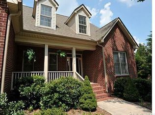 2324 Normandin Ct, Charlotte, NC 28216