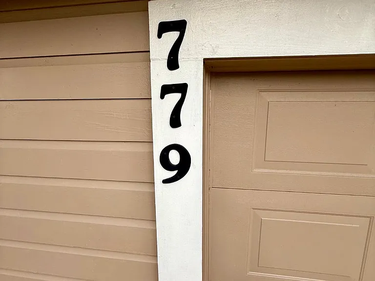 779 English Ln — Photo 4