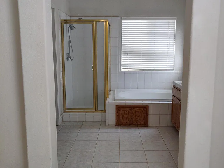 1826 N Holly Ave — Photo 16