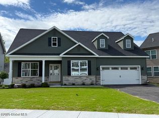 4 Aspen Dr, Ballston Lake, NY 12019