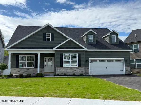4 Aspen Drive, Ballston Lake, NY 12019