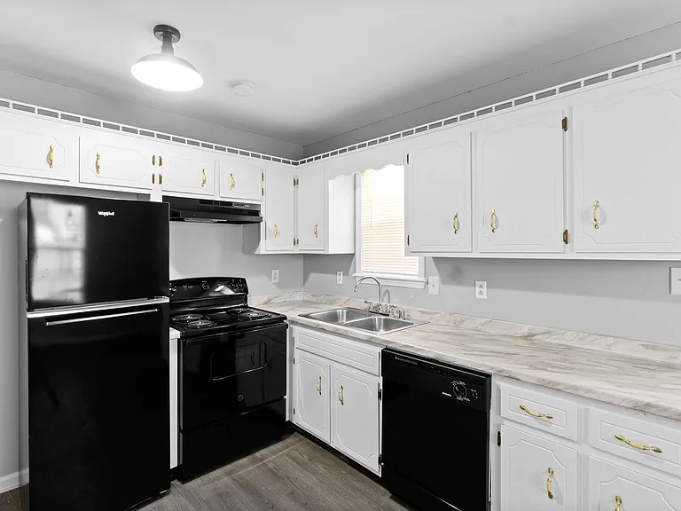 1106 Keith Ave — Photo 8