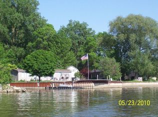 962 S River Rd #M-13, Bay City, MI 48708