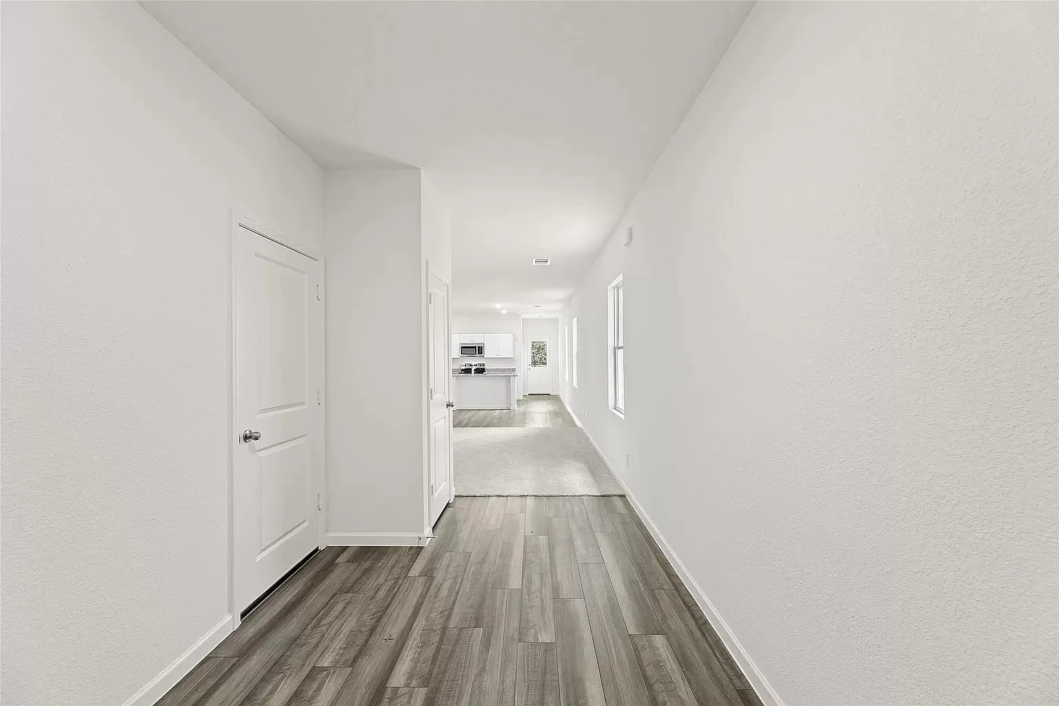 3 bed, 1401 sqft, $1,895 — Photo 3