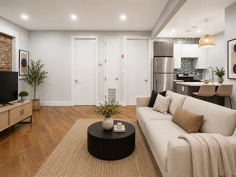 2061 Union St #2B — Photo 11