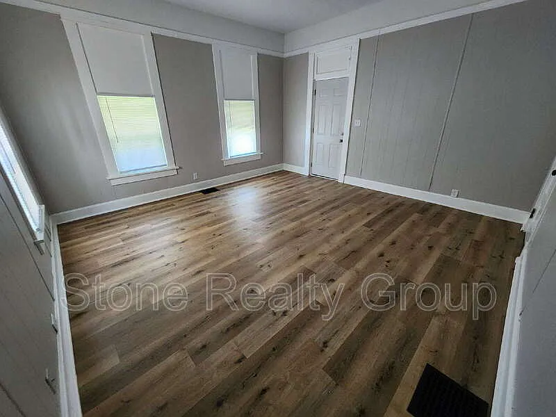 1 bed, 1.0 bath, $750 — Photo 2