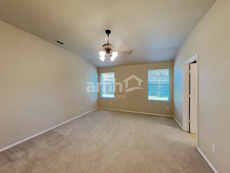 866 Fannin Dr — Photo 11