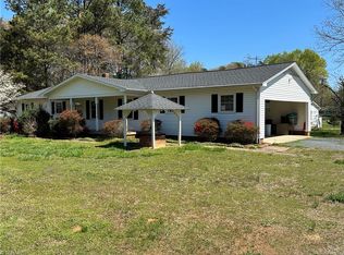 395 Greenbrush Rd, Asheboro, NC 27205
