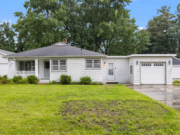 307 Superior Ave, Machesney Park, IL 61115