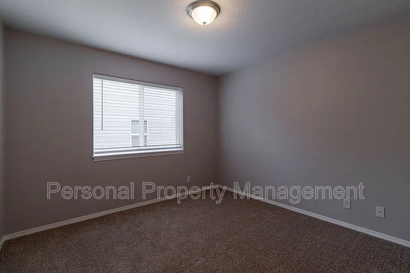 3 bed, 2.0 bath, 1411 sqft, $1,995 — Photo 4