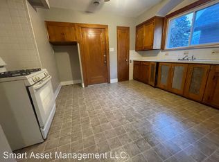 2832 N 52nd St, Milwaukee, WI 53210