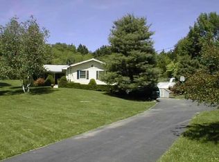 23 W Cookingham Dr, Staatsburg, NY 12580