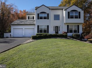 102 Woodlane Ct, Glassboro, NJ 08028