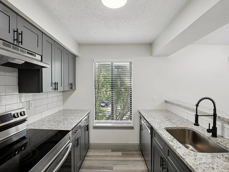 Rosehill Pointe — Photo 43