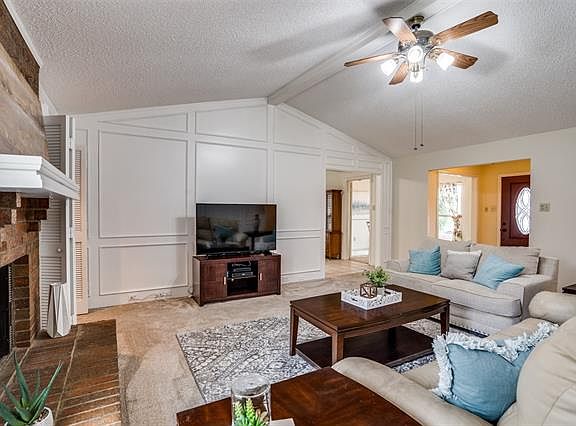 4th image of 4545 New Orleans Dr