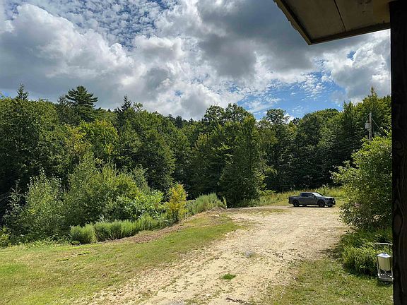 4th image of 318 Clinton Road