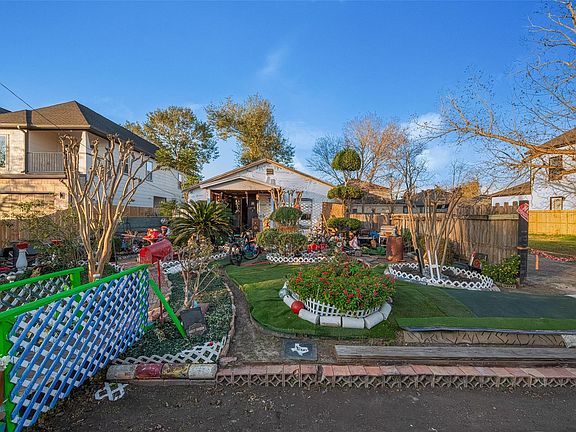 5th image of 4421 Aledo St