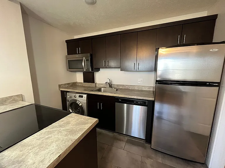628 Park Ave — Photo 14