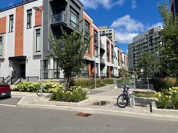 14 David Eyer Rd #1031, Richmond Hill, ON L4S 0N4