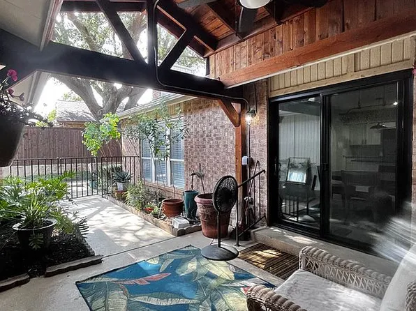821 Shady Glen Ln, Bedford, TX 76021