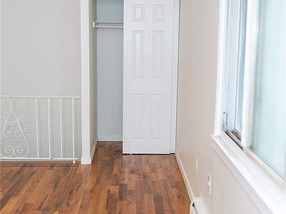 3rd image of 13734 161st St