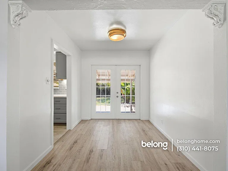 8133 Gentry Ave — Photo 13