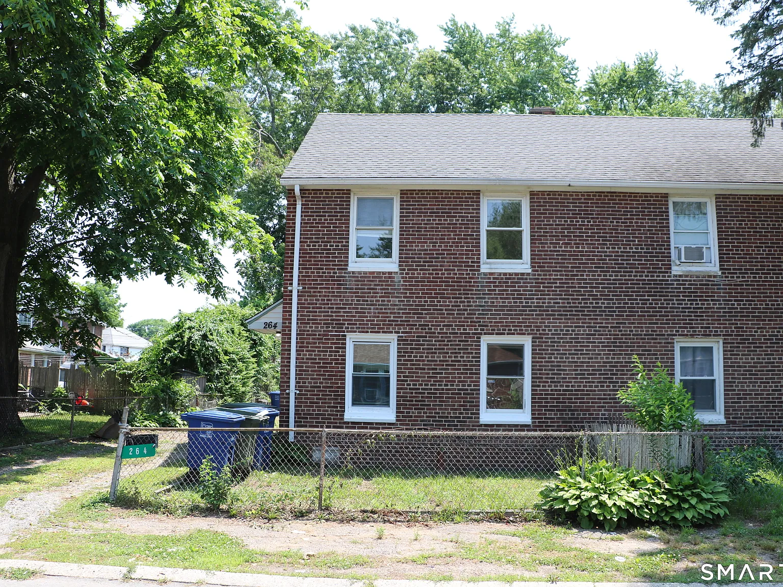 3 bed, 1.0 bath, 1064 sqft, $2,400 — Photo 1