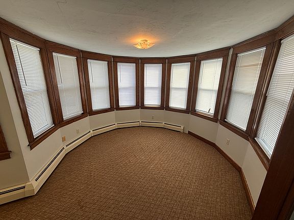 5th image of 132 Coburn Ave #1