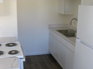 2010 Cottonwood Cir #B3, El Centro, CA 92243