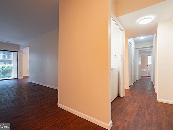 3rd image of 9700 Kingsbridge Dr APT 2