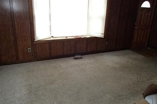4th image of 204 Dwight Dr