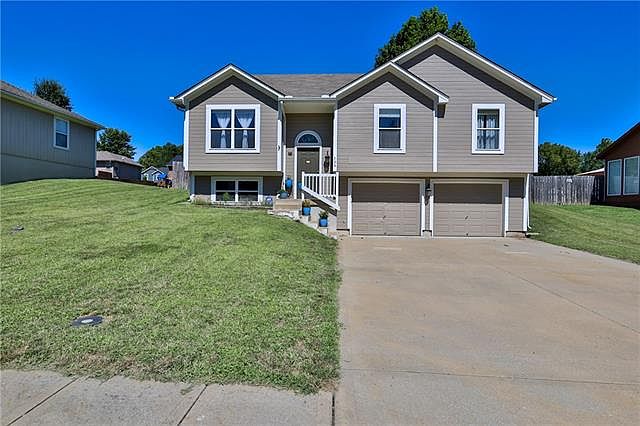 1st image of 304 Lela Ln