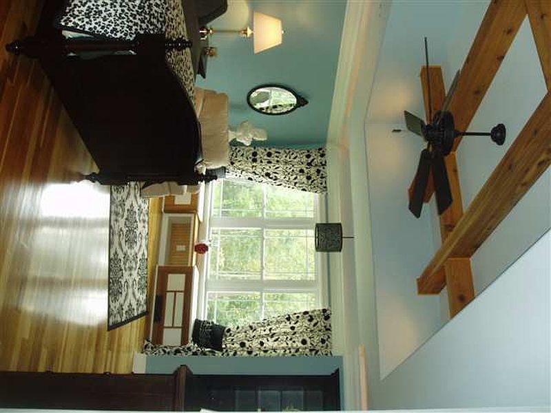 5th image of 121 COBBLE HILL Drive
