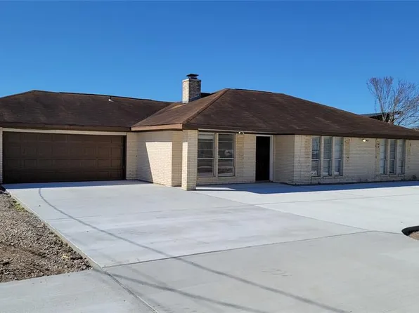 2607 Charles Ln, Sugar Land, TX 77498