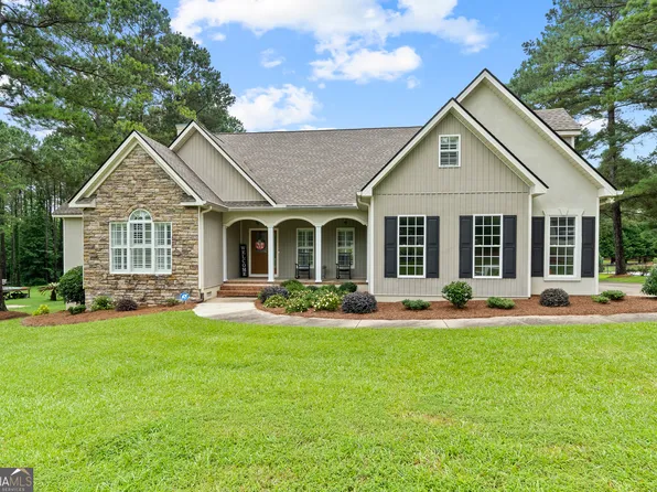 160 Hidden Lakes Dr, Gray, GA 31032