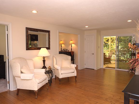 Large Entry-Open Floor Plan