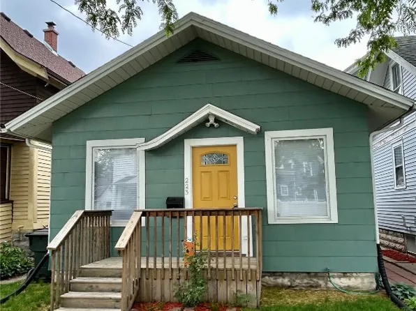 223 17th St NE, Cedar Rapids, IA 52402