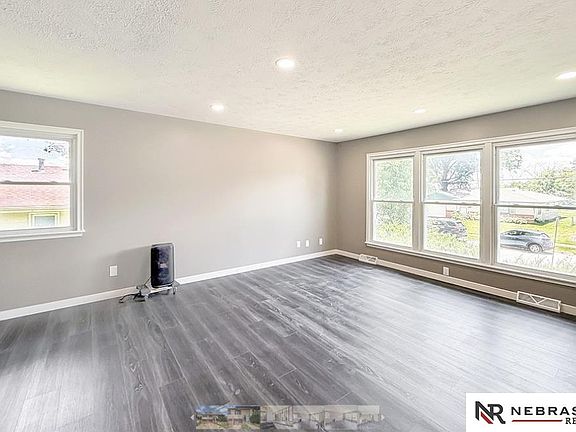 4th image of 5508 Grand Ave