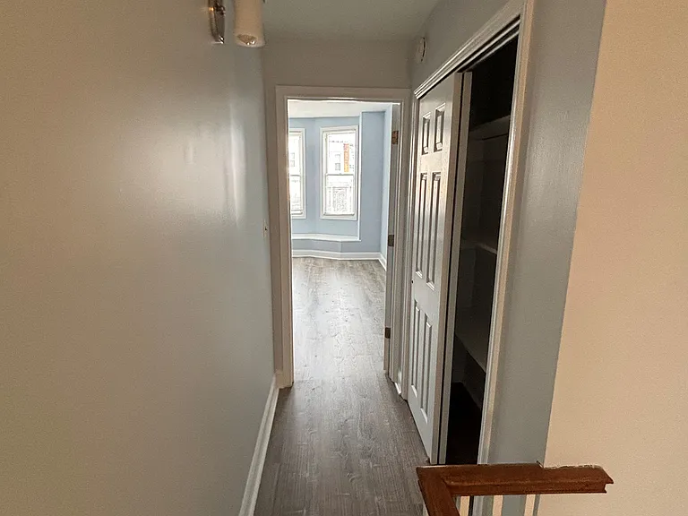 4108 Falls Rd — Photo 12