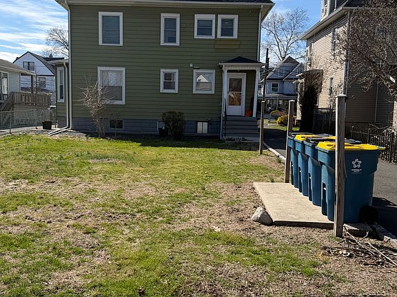 4th image of 727 Carlton Ave Floor 2