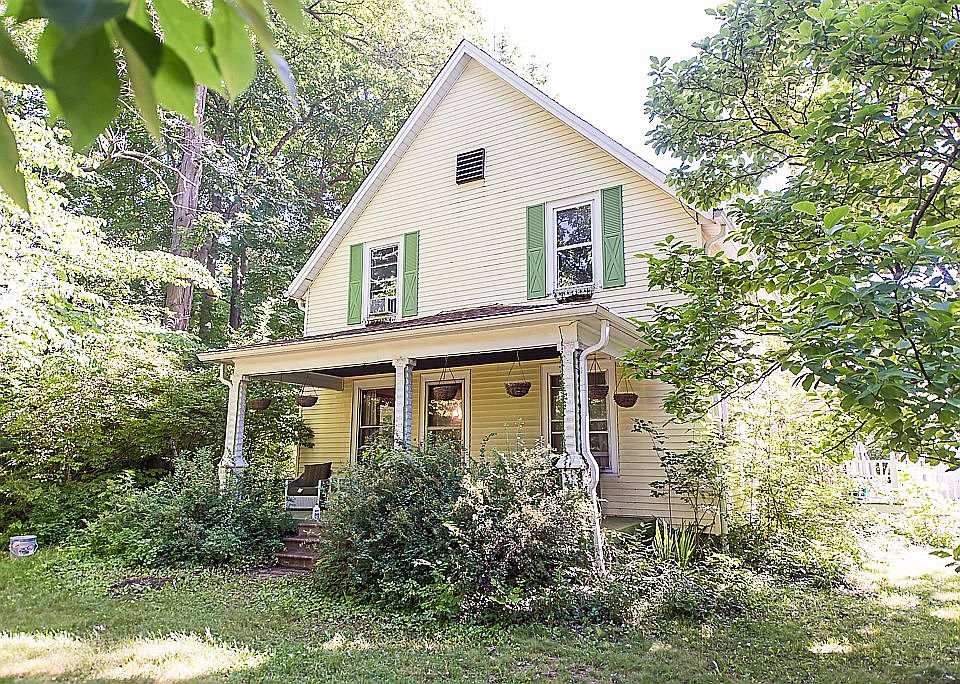 Early 20th century charm