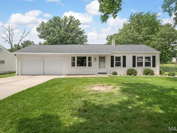 243 Dennison Dr, Ballwin, MO 63021