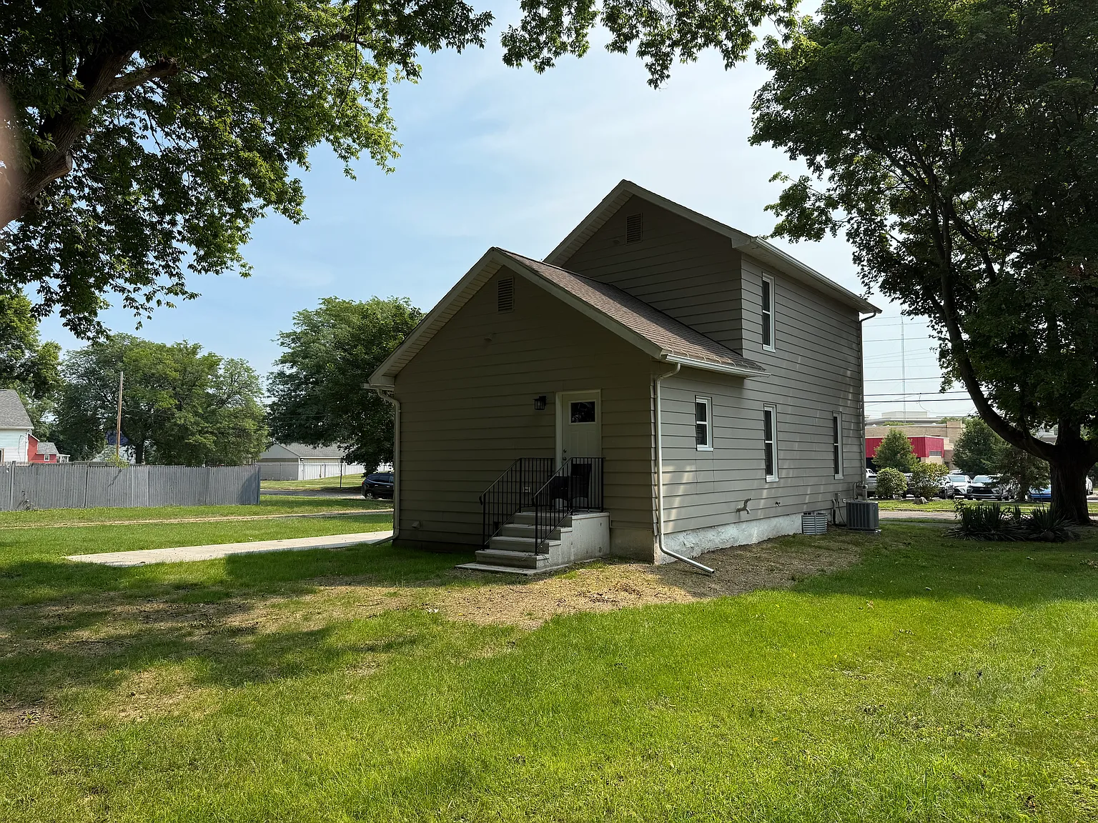 RP - 512 Blackman Ave. — Photo 3