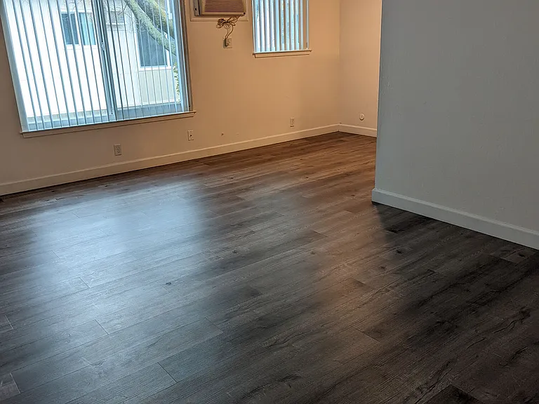 Markston Apartments — Photo 9